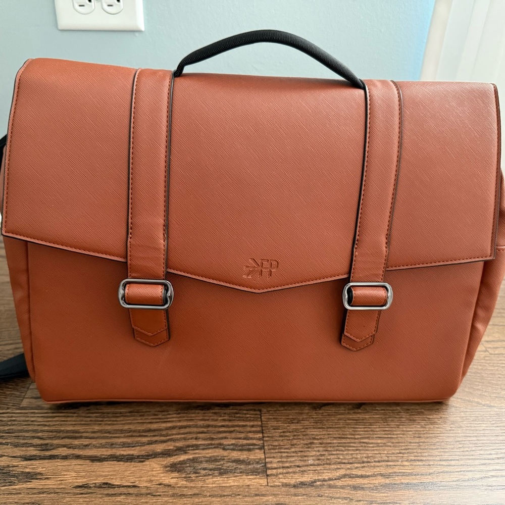 Freshly Picked Cambridge Messenger Bag